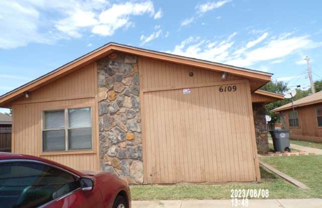 6109 NW Elm Apt. B