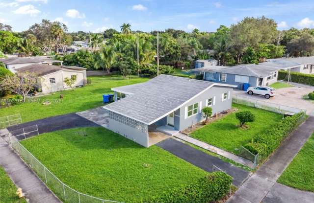 Photo of 4685 SW 33rd Dr