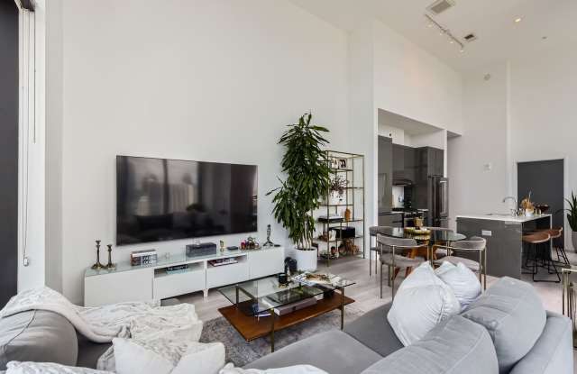 Photo of 683 Peachtree St Ne