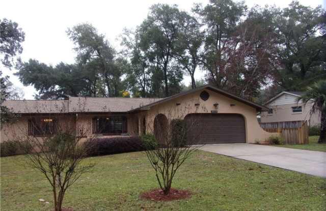 6715 E Red Robin Lane