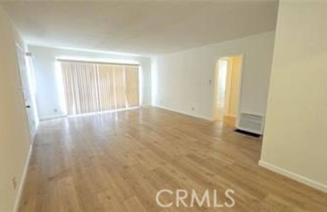 310 E Hyde Park Boulevard