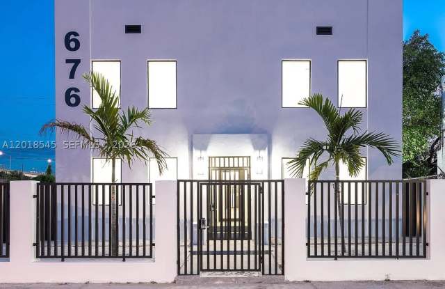 676 NW 47th St