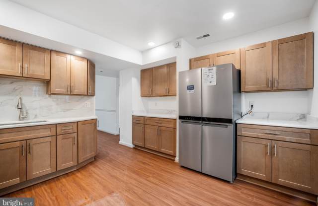 1103 MOOREFIELD HILL Court SW