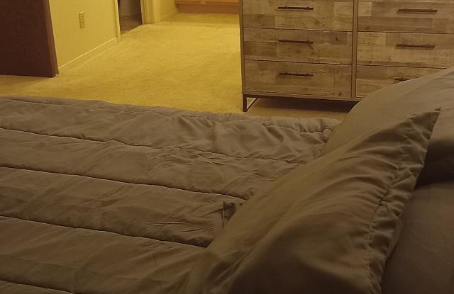 1300 West 7th Avenue