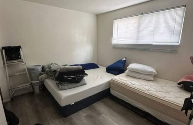 IN UNIT LAUNDRY-- $1195 Rent from August to December