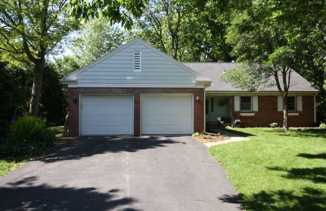 1936 Palisades Dr - 1936 Palisades Drive, Winnebago County, WI 54915