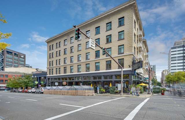 Washington Plaza Apartments