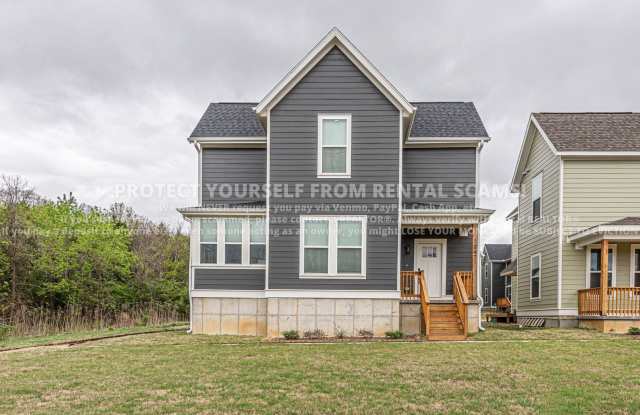 1047 S Laramie Heights, Fayetteville, AR 72704