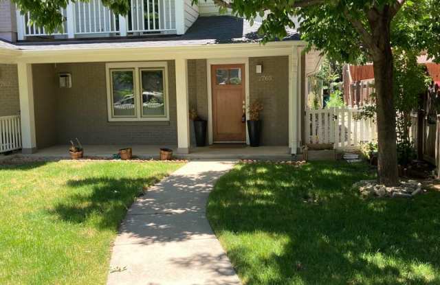 3BR/3BA with FP, fenced front yard, lots of beautiful upgrades!