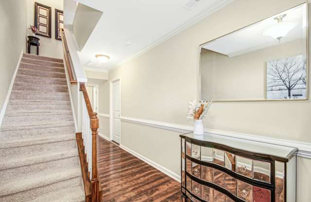 4 Prairie View Court - 1