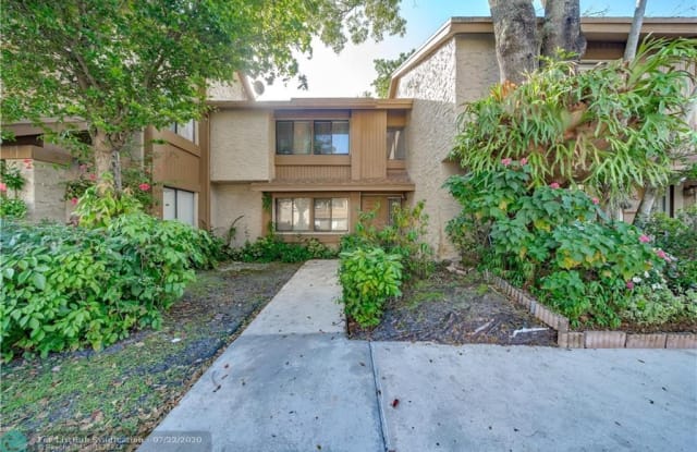 164 Wimbledon Lake Dr - 164 Wimbledon Lakes Drive, Plantation, FL 33324