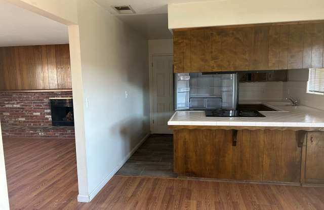 Updated 3 bedroom In quiet North Hanford location