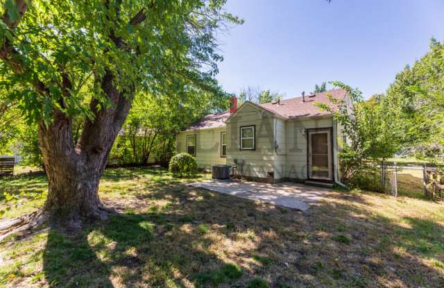 1806 North Hood Street