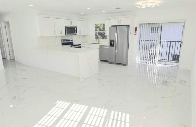 1848 NW 55th Avenue unit: 4X