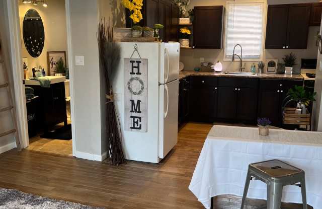 629 Clinton Street, 1