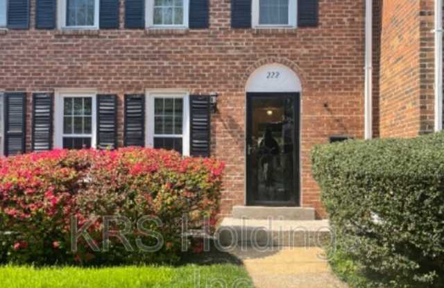 222 Commons Dr NW