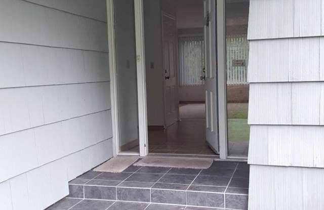 University Place 2bd 2bth, with bonus/office, $2,995 includes yard care and utilities other than cable and 2-CAR GARAGE