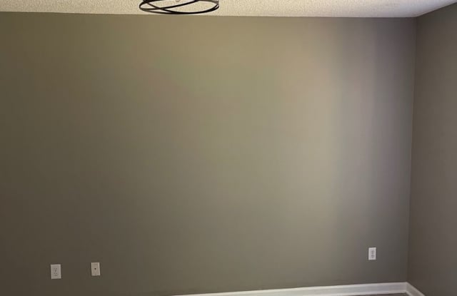 Room in 3 Bedroom Townhome at Petrea Ln