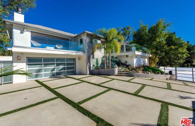 Photo of 3490 Wonder View Pl