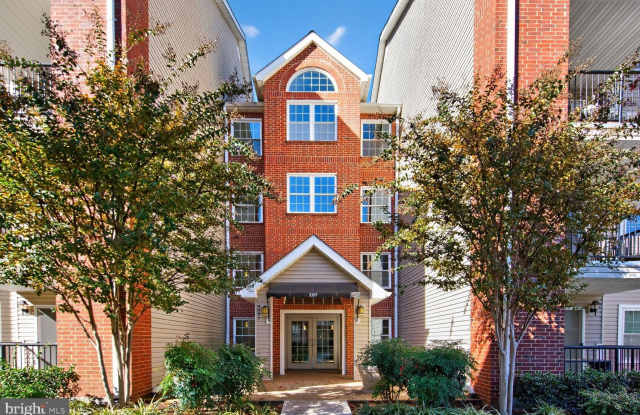 3307 WYNDHAM Circle unit: 4165