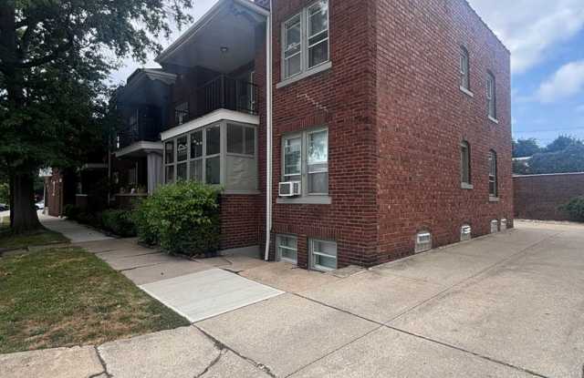 18251 Detroit Ave