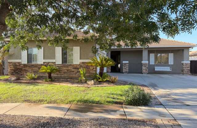 4203 E Los Altos Rd