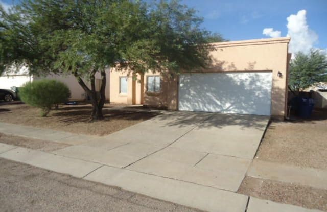 5576 S Swires Rd - 5576 South Swires Road, Tucson, AZ 85746