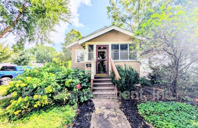 880 19th Ave SE