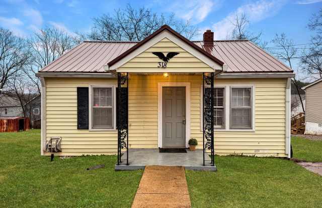 3 bedroom/2 bathroom Home located near Downtown Columbia