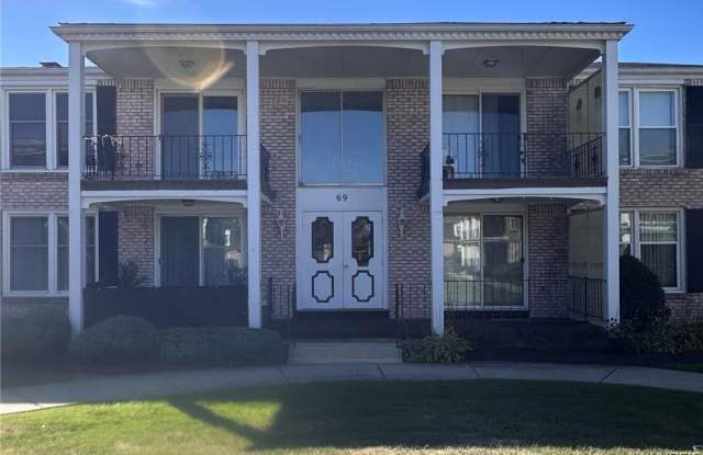 Photo of 69 Henel Avenue unit: 7