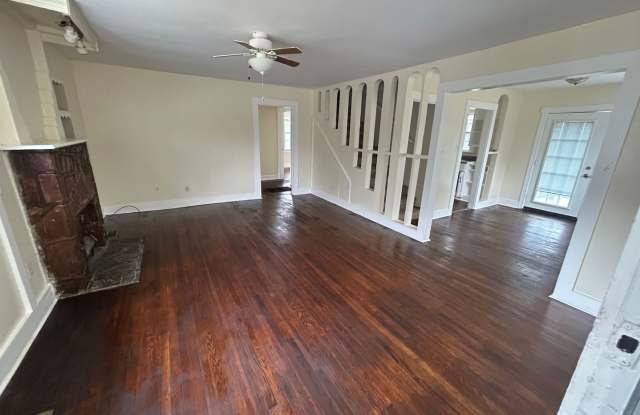 4 bedroom and 1.5 bathroom