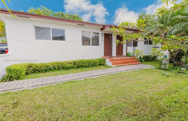 Photo of 2211 SW 75th Ave