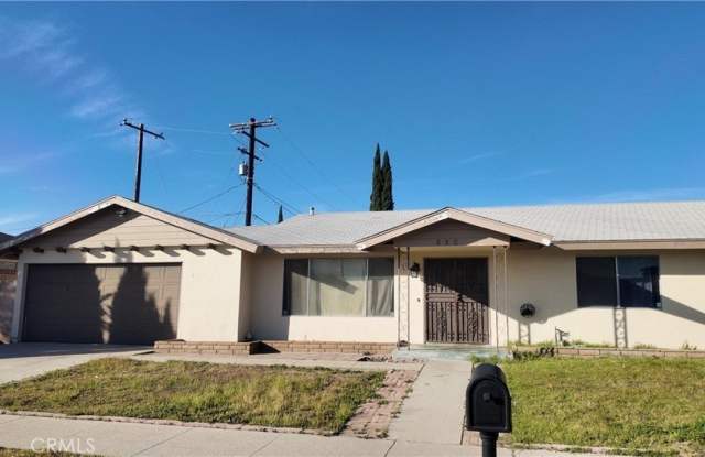 830 W Rosewood Street