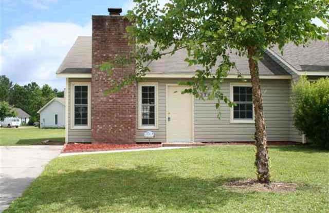 376 W Frances Street - 376 West Frances Street, Jacksonville, NC 28546