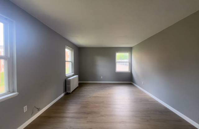 Photo of 10302 Shaker Boulevard - 5