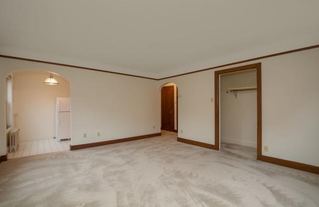 The Carlyle of Queen Anne