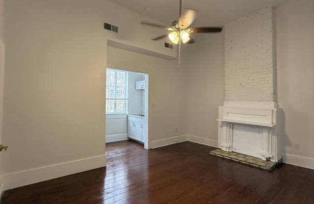 Photo of 3824 Prytania St Unit B