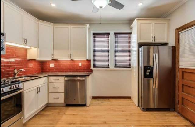 4988 N Elston Avenue