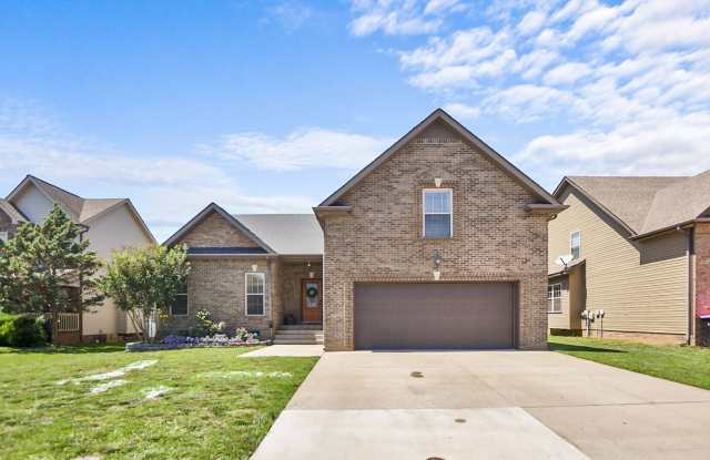 Pet Friendly Three Bedroom with Bonus!