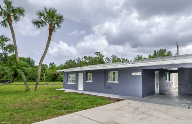 Photo of PET FRIENDLY– Updated 2BR/1BA Home with Carport Near Downtown Punta Gorda