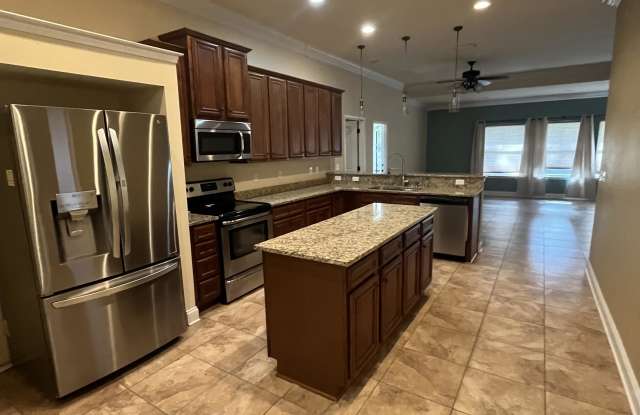 808 Pine Alley Street