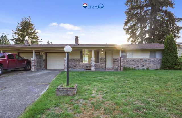MOVE IN READY NOW! 3 bedrooms, 1.5 baths 1 car garage. Easy JBLM commute! North Thurston School District