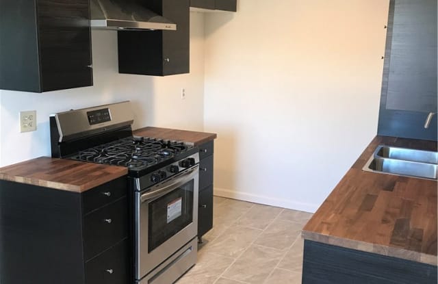 454 E Avenue Q3