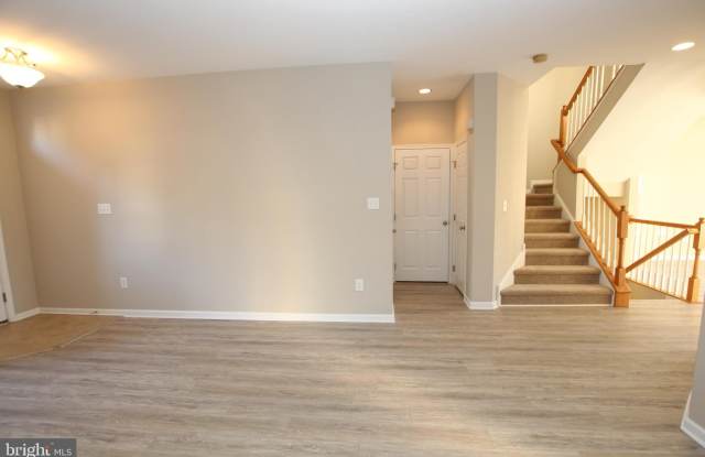 10023 IRON POINTE DRIVE Extension unit: 201B2