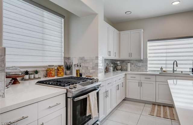 6723 Tangled Vines Avenue