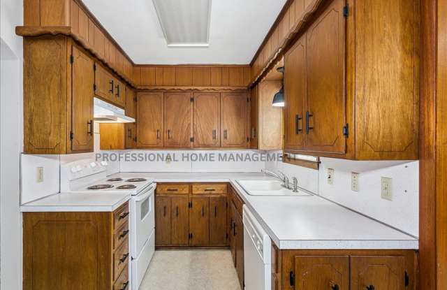 Charming 3 bedroom 1 bath home with 2 garages!