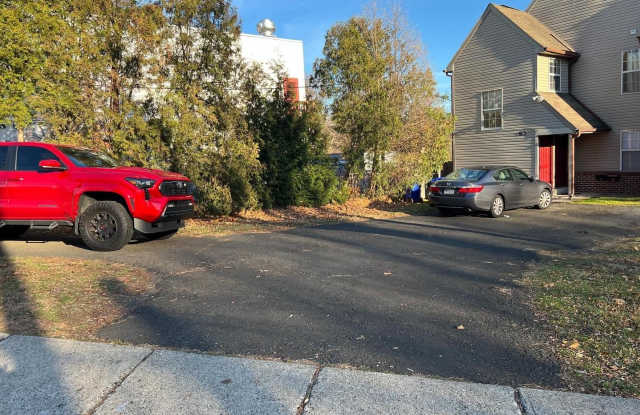 83 W LAUREL AVE #1ST FL