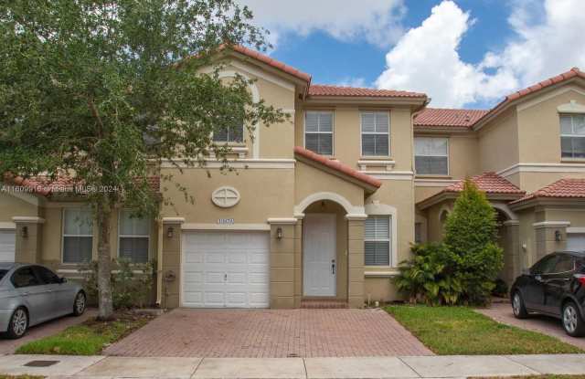 10979 NW 79th St