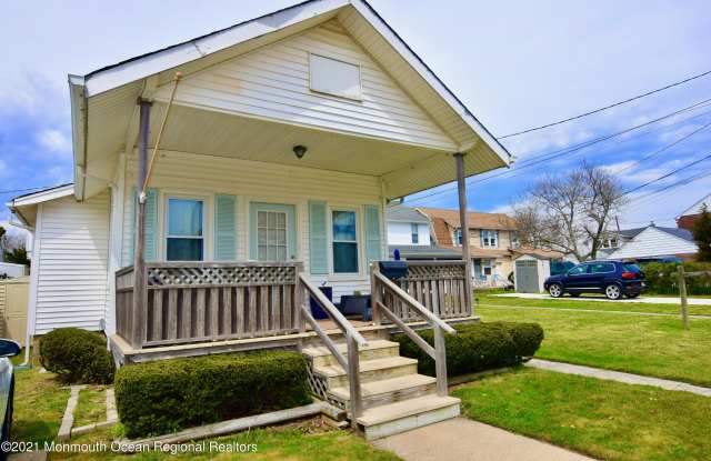 1807 A Street