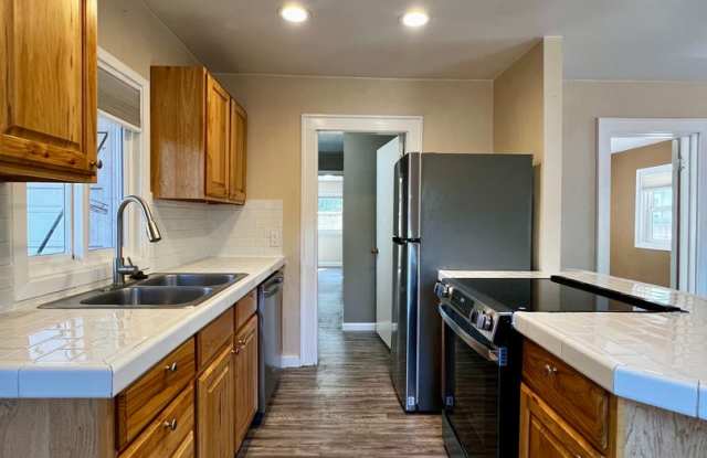 Non-Refundable & Security Deposit Total: $1100.00